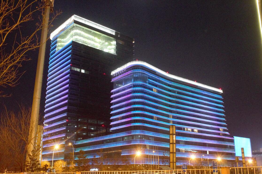 內(nèi)蒙古包頭市九原區(qū)包商銀行商務(wù)大廈建筑夜景照明專業(yè)分包工程--2019神燈獎申報工程