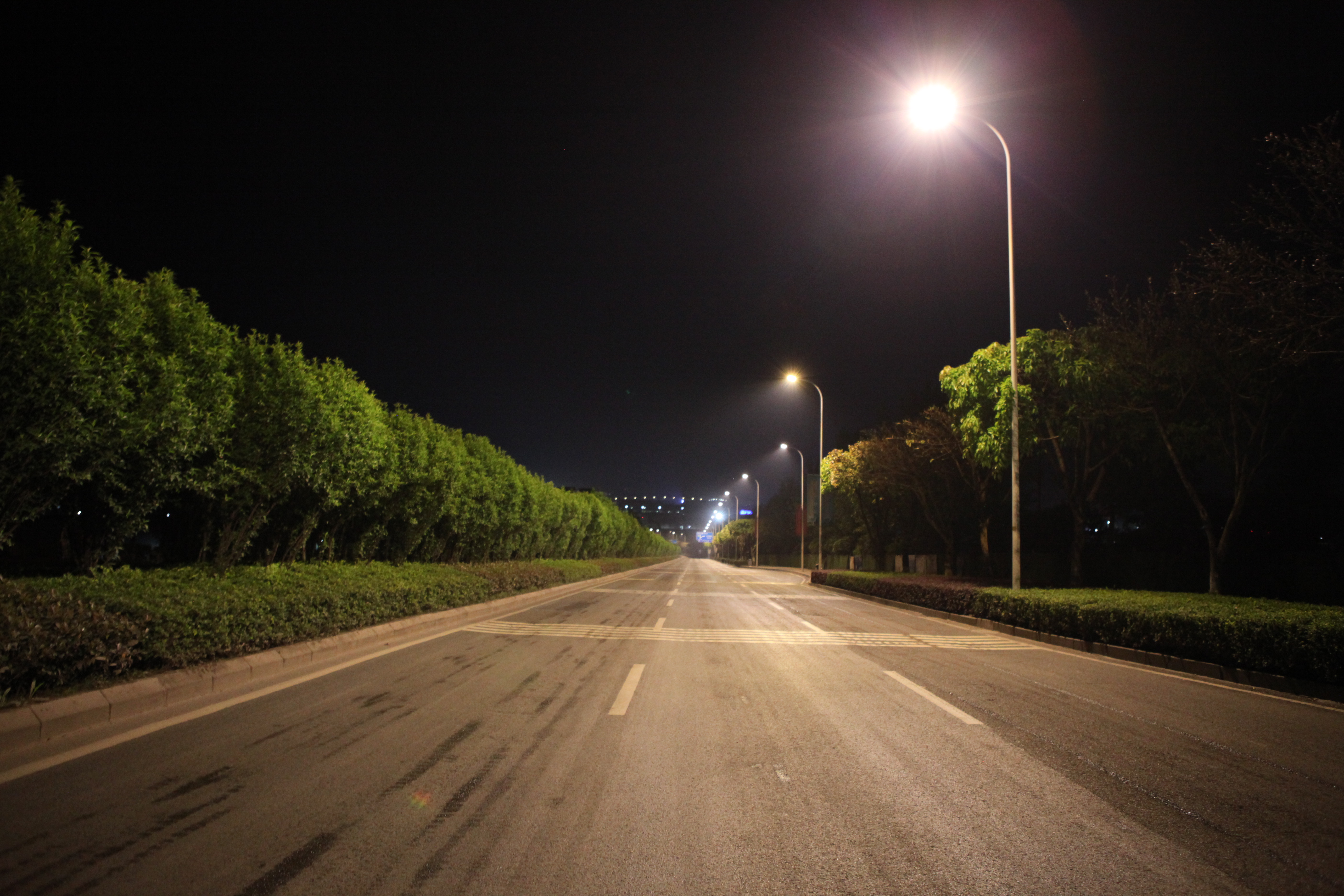 三基色多色溫全光譜LED人工智能路燈城市照明品質(zhì)提升工程案例實(shí)景照片(第一組)